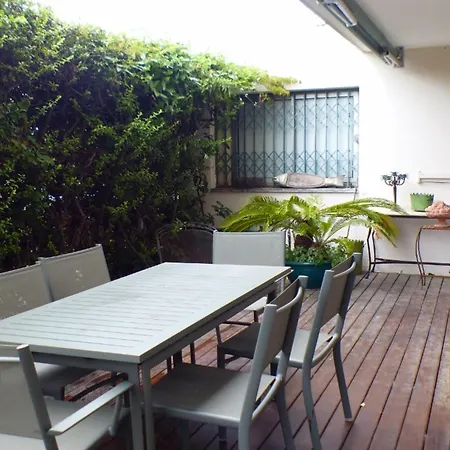 Apartment With Beautiful Terrace Close To The Sea *