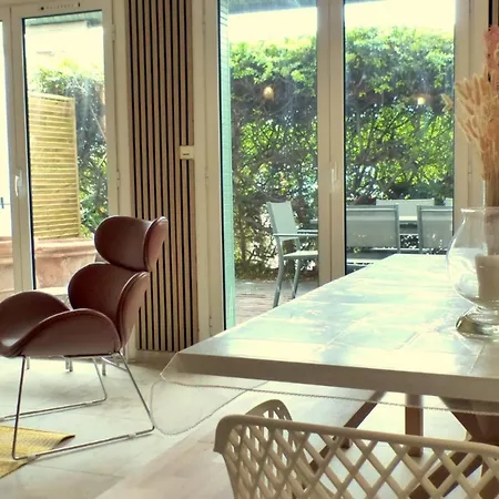 Apartment With Beautiful Terrace Close To The Sea *