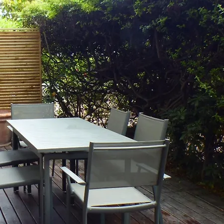 With Beautiful Terrace Close To The Sea Apartment Six-Fours-les-Plages